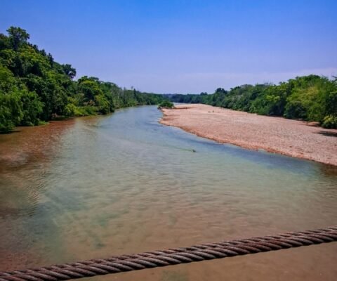 rio sagrado del territorio